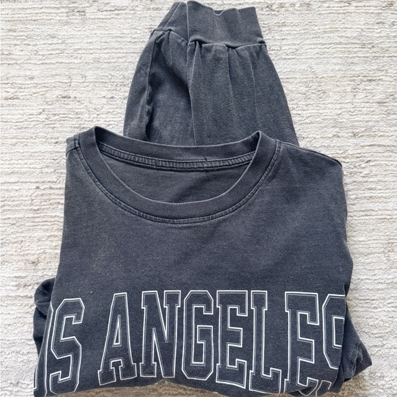 Grey Shein Graphic Cropped Long Sleeve (Size XS) - Picture 4 of 4